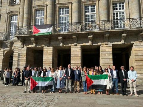 A alcaldesa compostelá reclamou "que remate dunha vez o xenocidio do pobo palestino" 